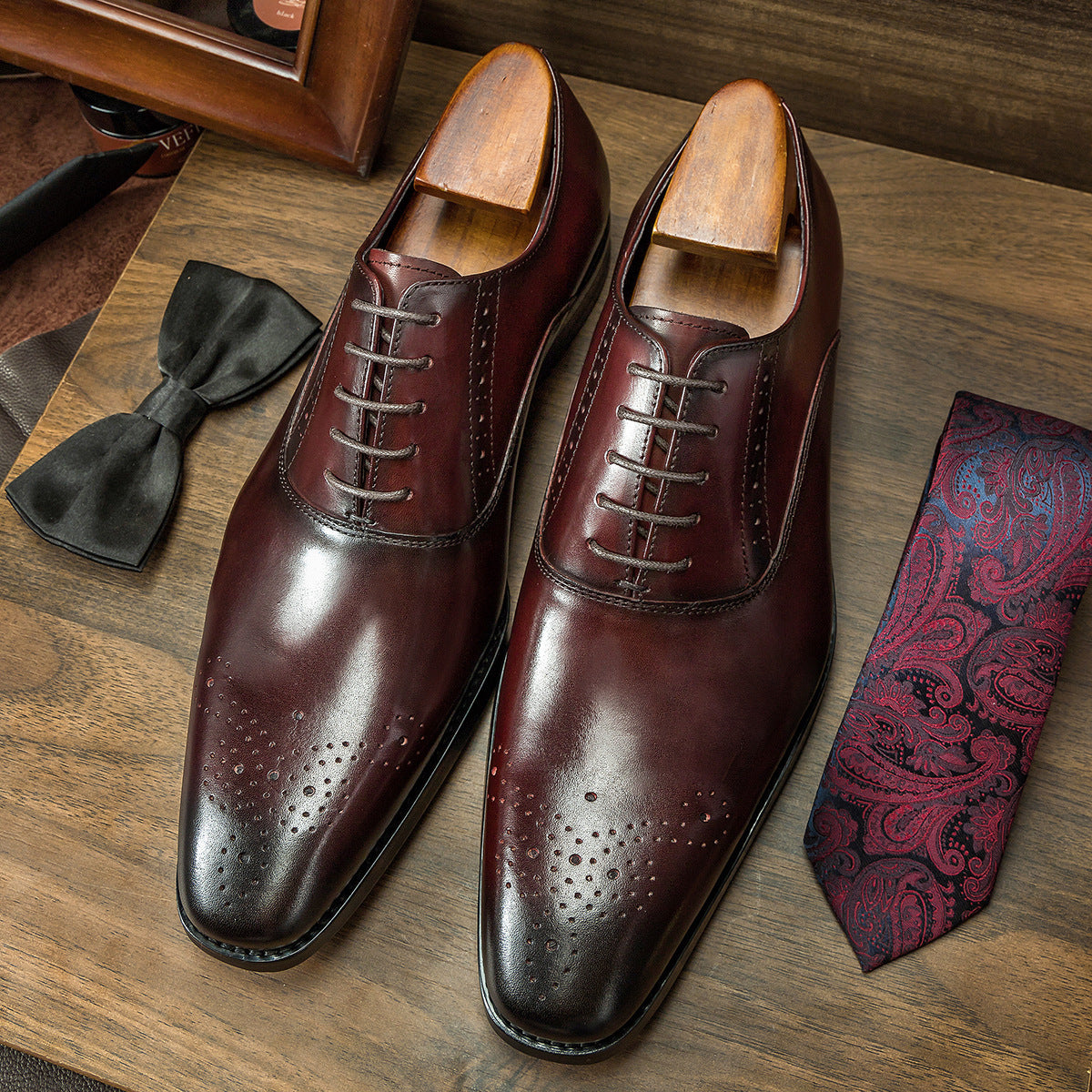 Men's Oxford Business Brogue Pointed Toe Calf Leather Shoes
