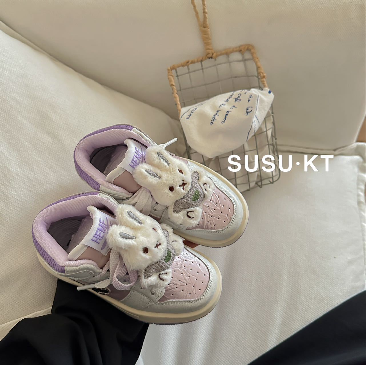 Children's Fashion Cartoon Rabbit Board Velcro Kid's Sneakers
