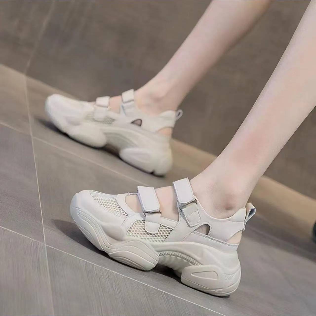 Style Round Toe Super Light Deodorant Mesh Sandals