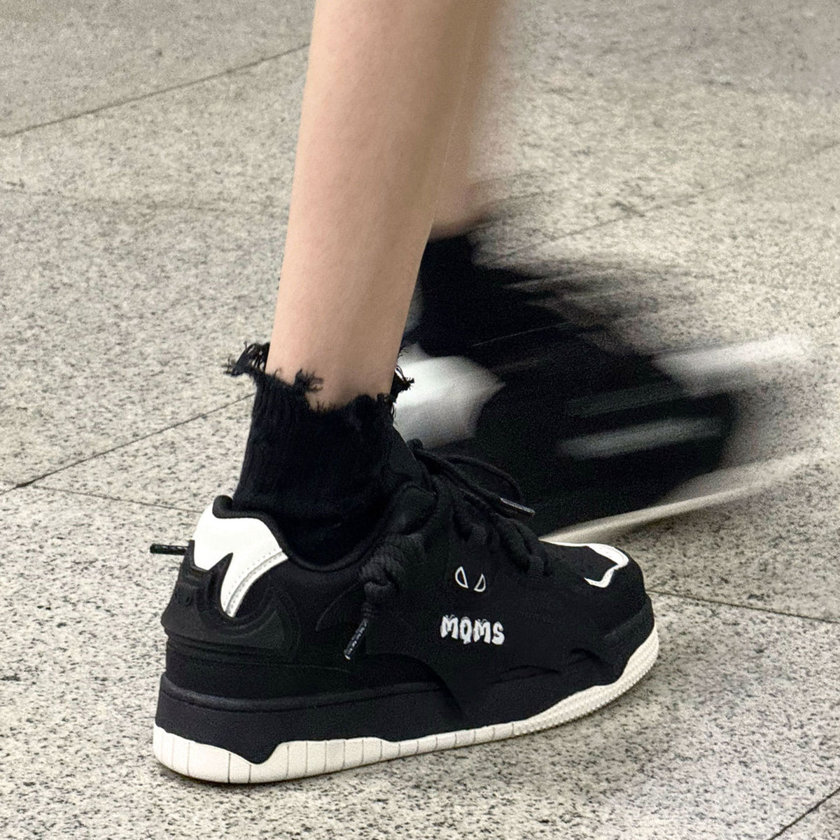 Women's & Men's Trendy Cool Bat Black Youth Bread Sneakers