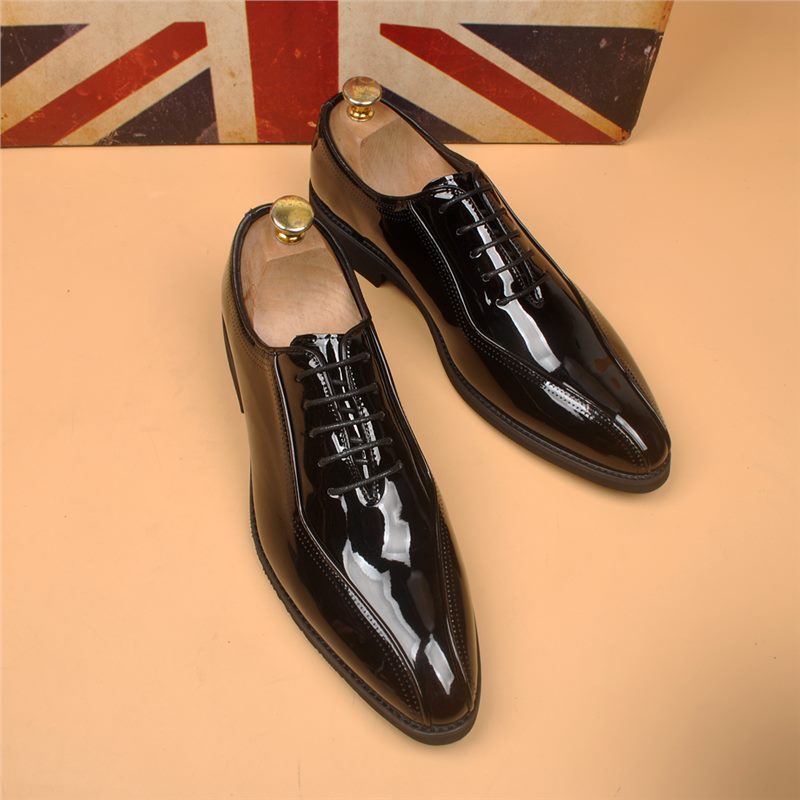 Men's Formal British Style Retro Breathable Wedding Leather Shoes