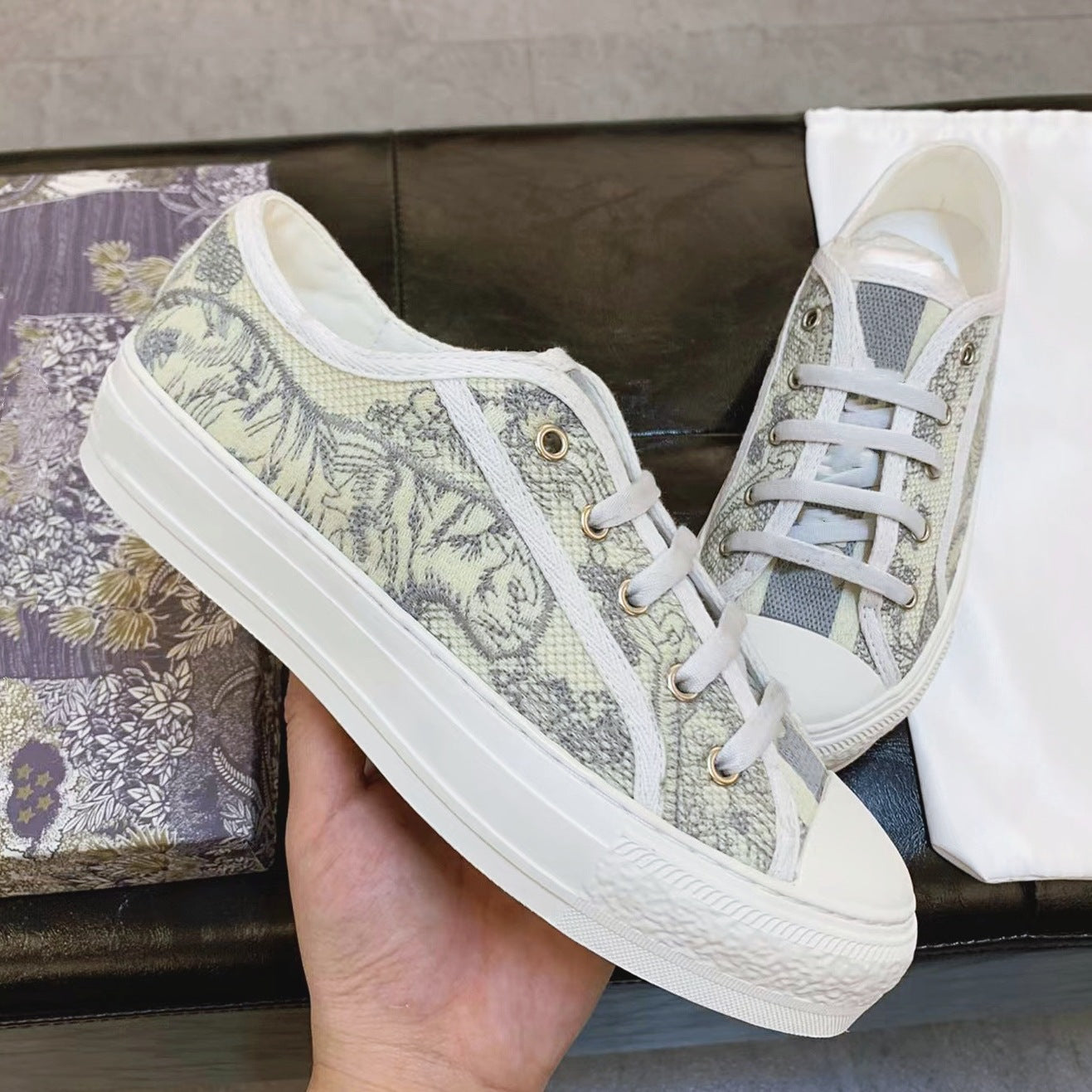 Women's Letter Embroidered Classic Electric Thick Bottom Canvas Shoes