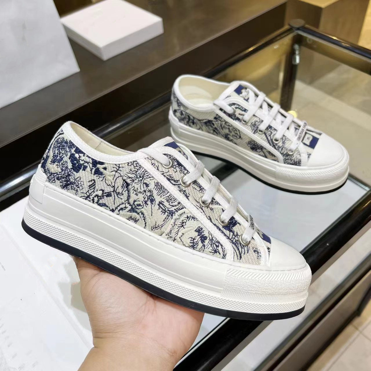 Women's Home Platform Embroidered Letters Presbyopic Pumps Canvas Shoes