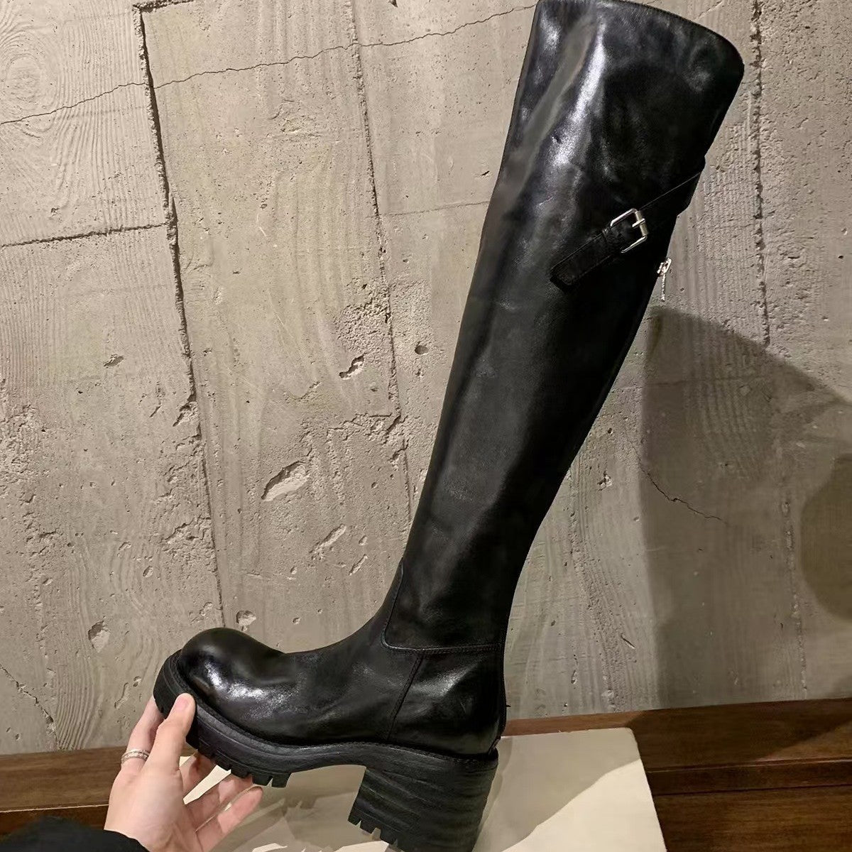 Essence Washed Horse Round Head Slimming Boots