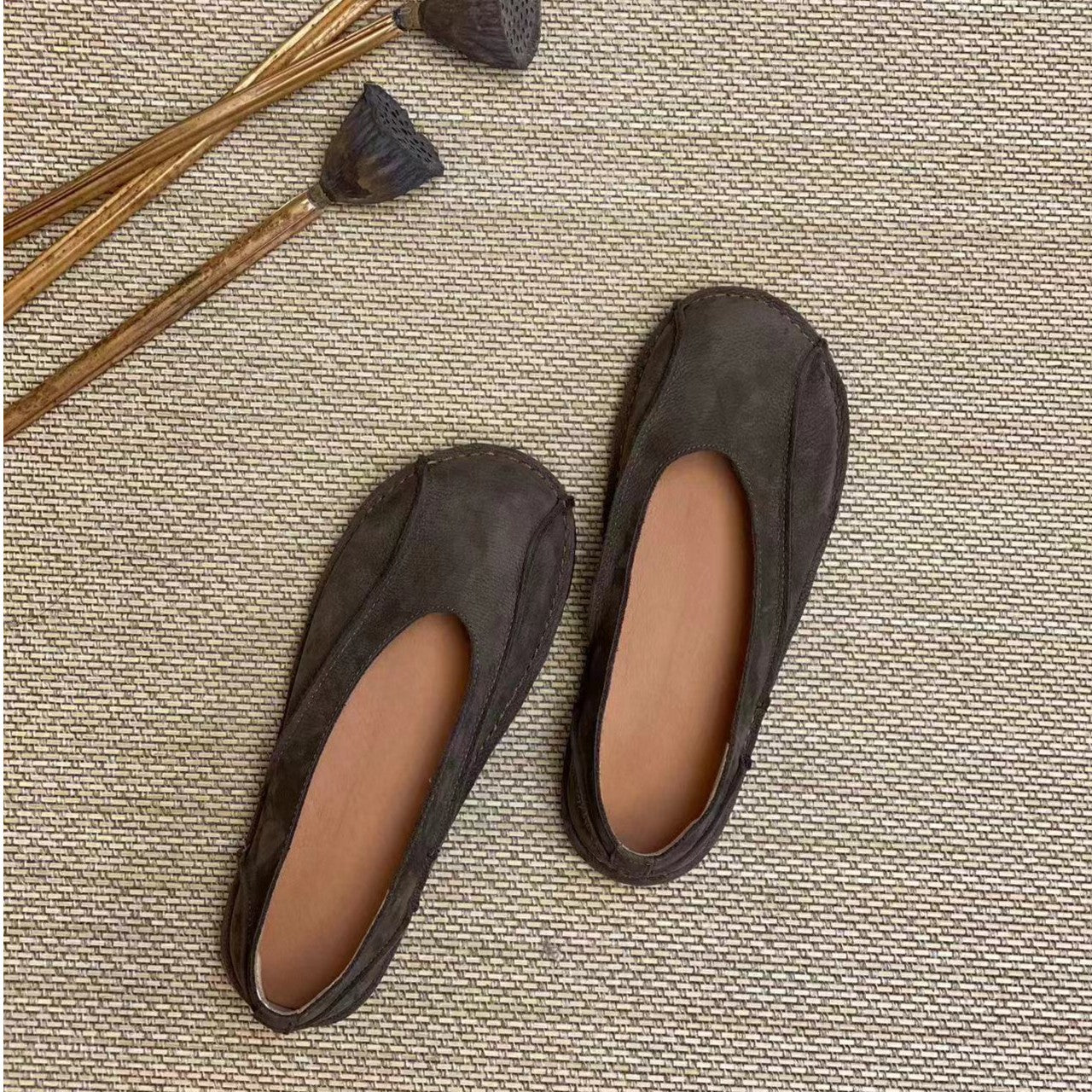 Women's & Men's Travel Genuine Retro Pumps Slip-on Flat Casual Shoes