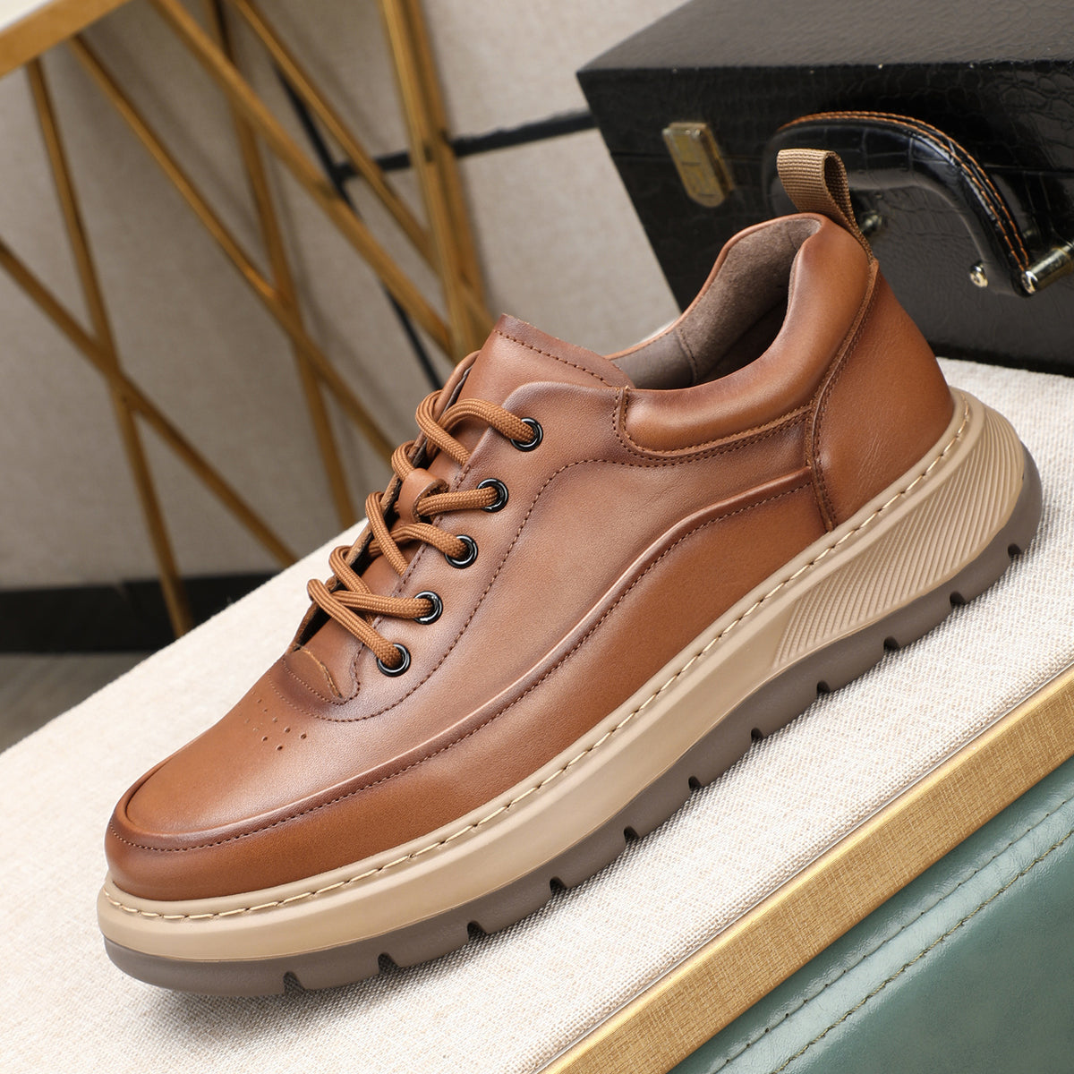 Men's Spring First Layer Cowhide Breathable Lightweight Solid Platform Soft Surface Men's Board Shoes
