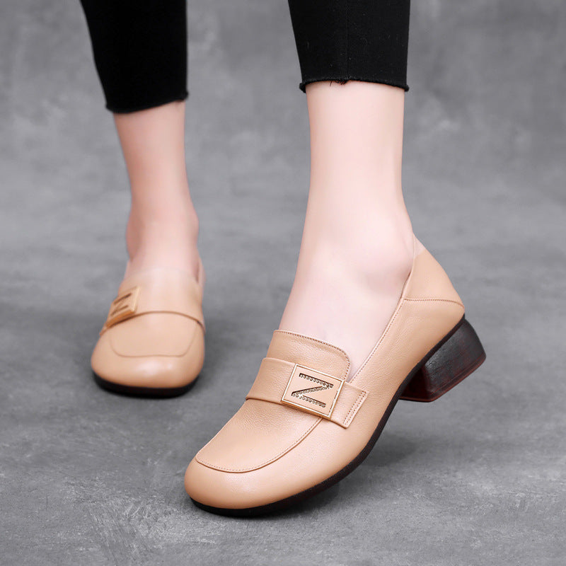 Women's Metal Decorative First Layer Cowhide Plus Size Soft Casual Shoes