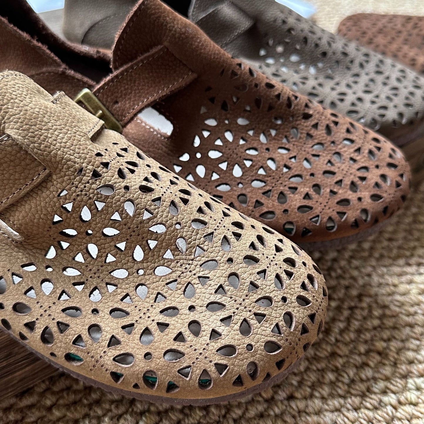 Women's Hollow Out Breathable Flat Genuine Retro Casual Shoes