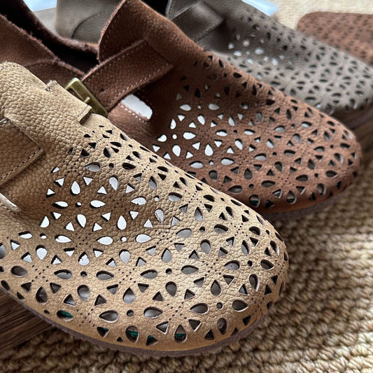 Women's Hollow Out Breathable Flat Genuine Retro Casual Shoes