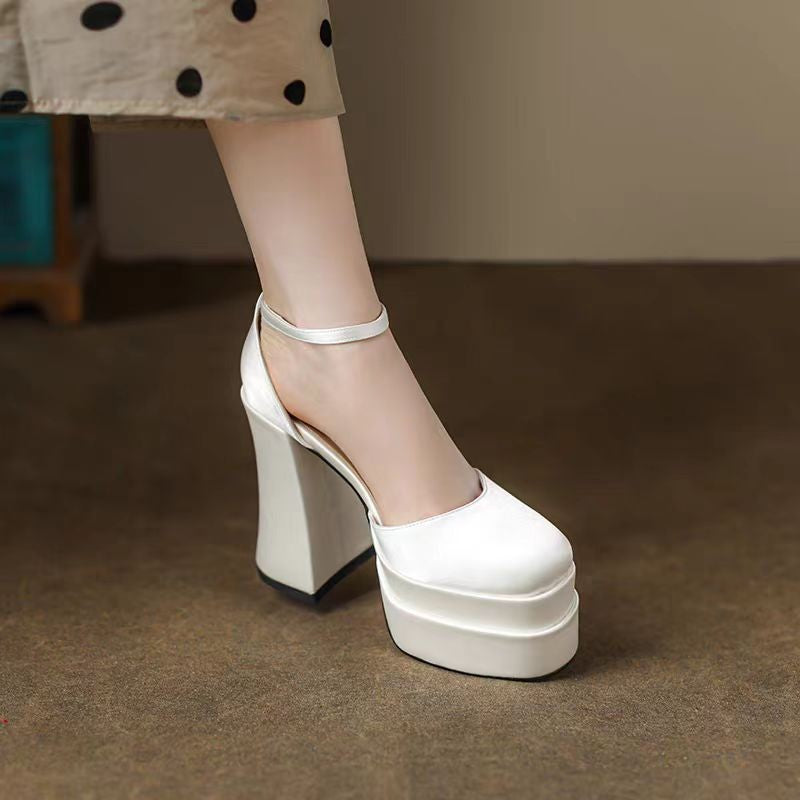 Main Wedding Dress Artifact Small Chunky Heels