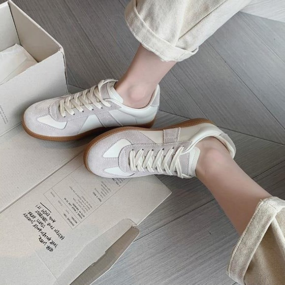 Women's Mom Retro Style Round Toe German Sneakers