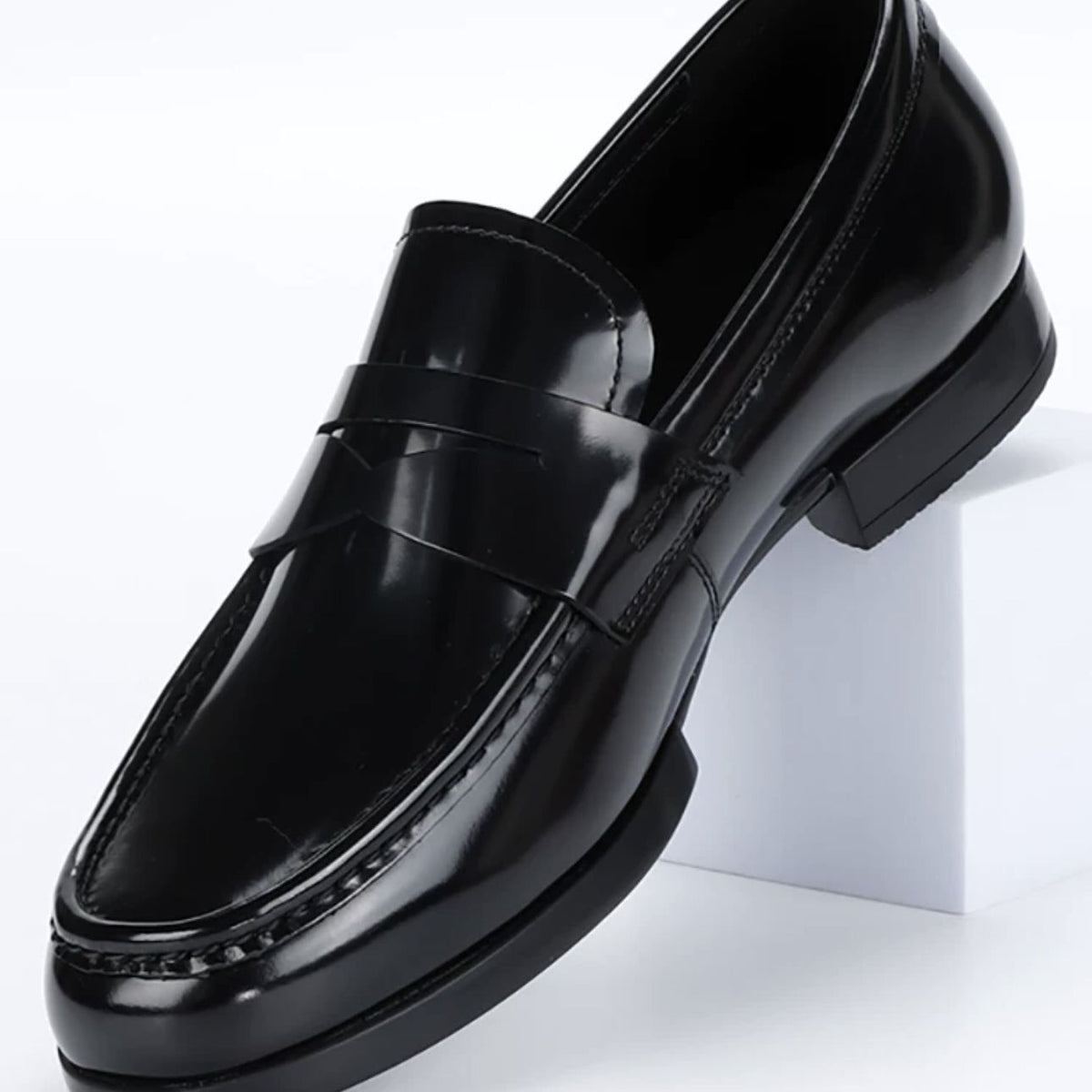 Men's British Style Genuine Slit Beads Slip-on Round Men's Business Leather Shoes