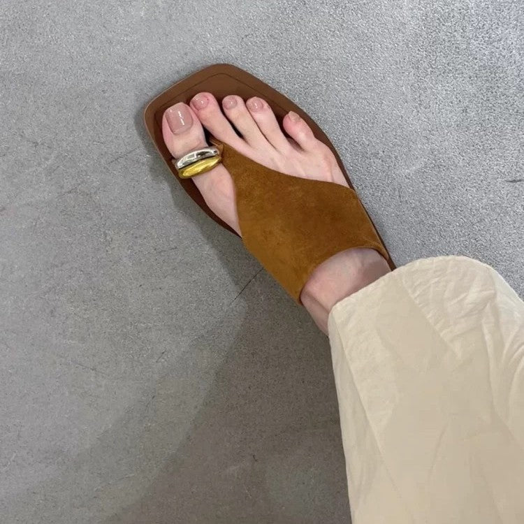 Women's Version Vintage Suede Metal Toe Covering Flip-flops Sandals