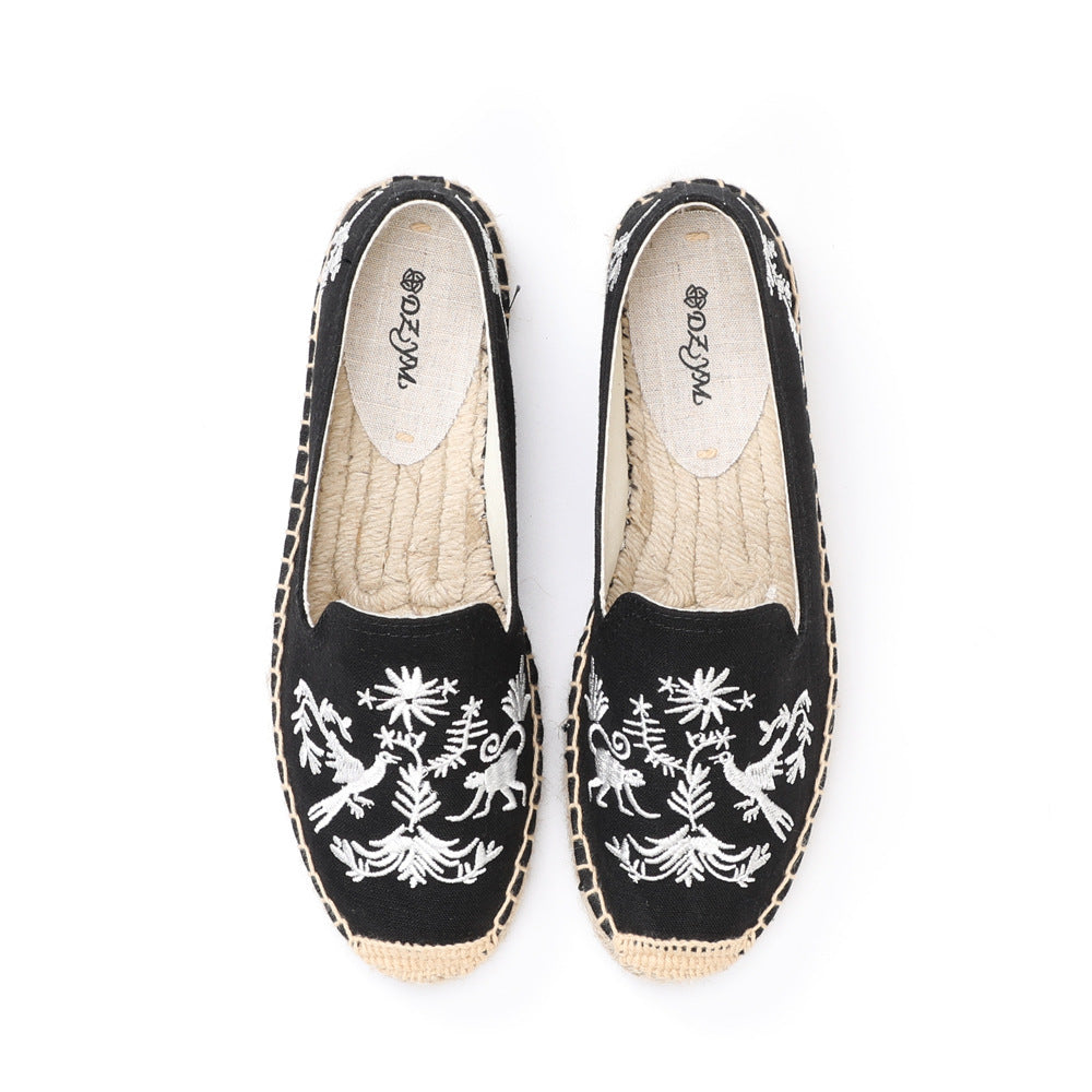 Women's Creative Platform Round Toe Embroidered Slip-on Canvas Shoes