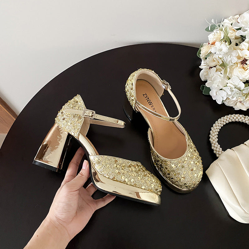 Women's Hollow Buckle Strap Closed Toe Plus Heels