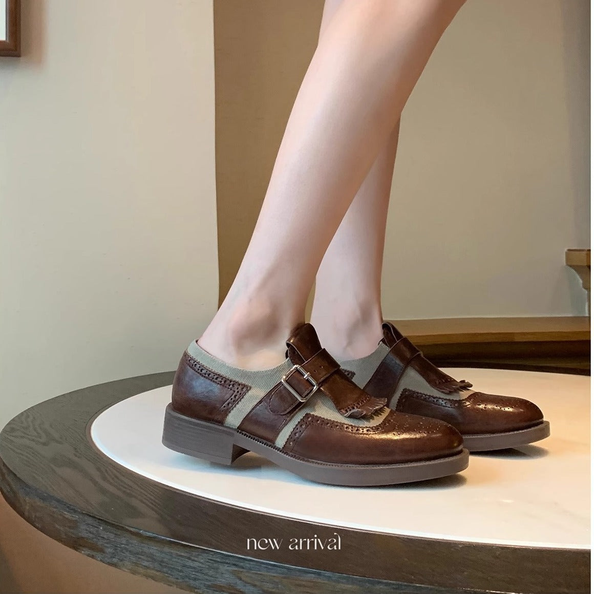 Women's Grape Mom Cowhide British Style Single-layer Carving Brogue Loafers