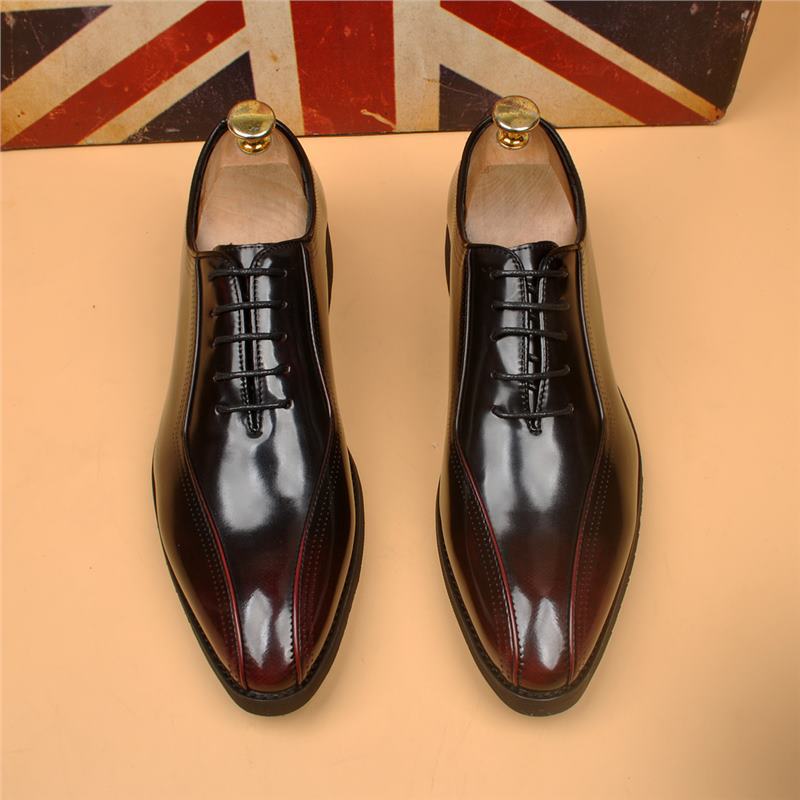 Men's Formal British Style Retro Breathable Wedding Leather Shoes