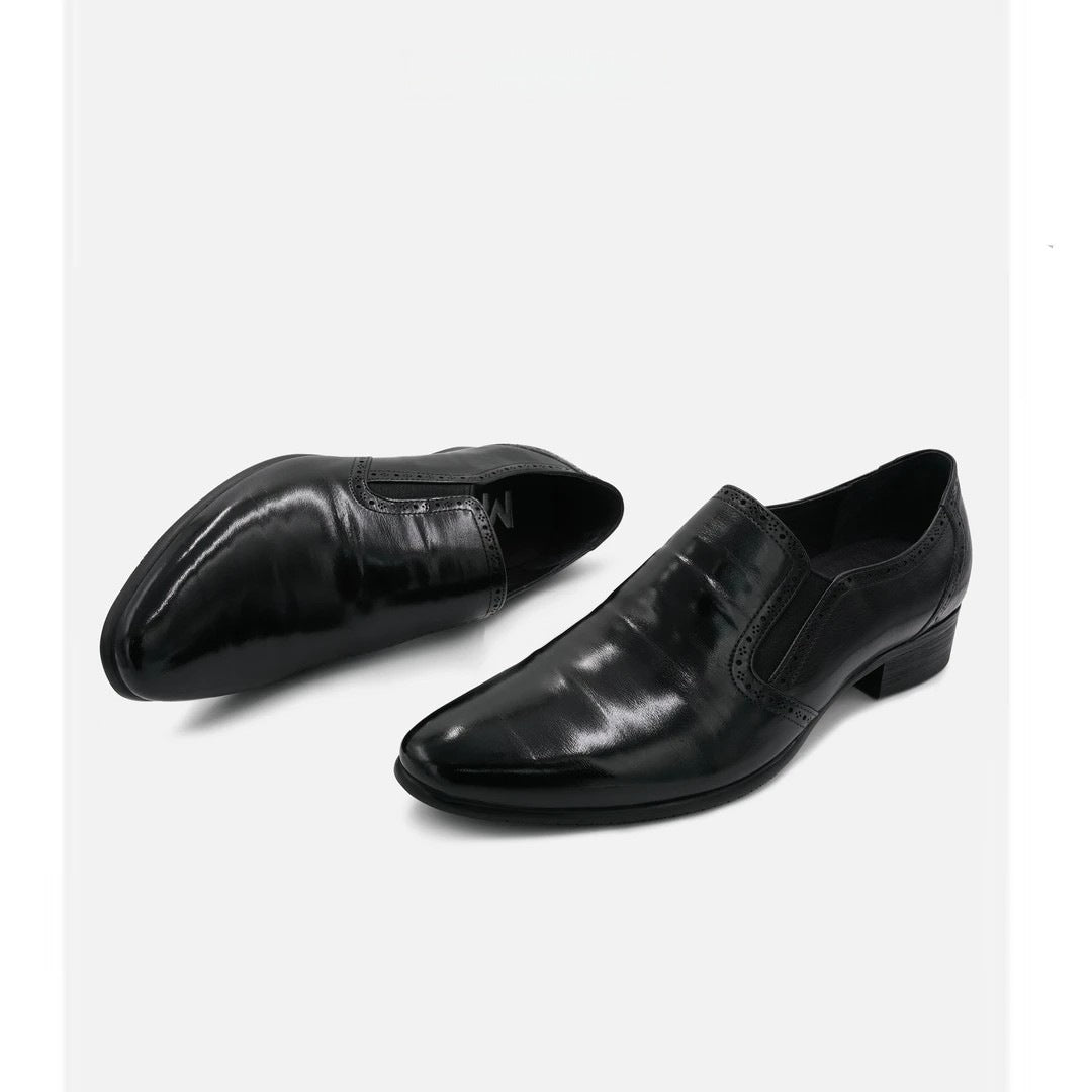 Men's Simple Elegant Small Carved Pointed British Style Leather Shoes
