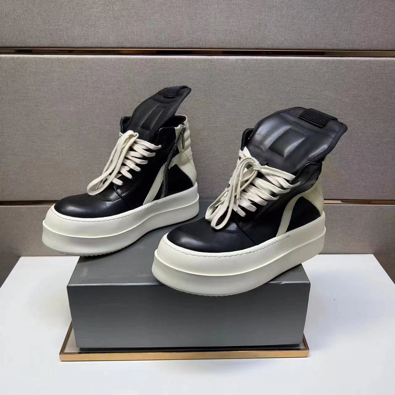 Men's Triangle Thick Bottom Increased Round Toe Sneakers