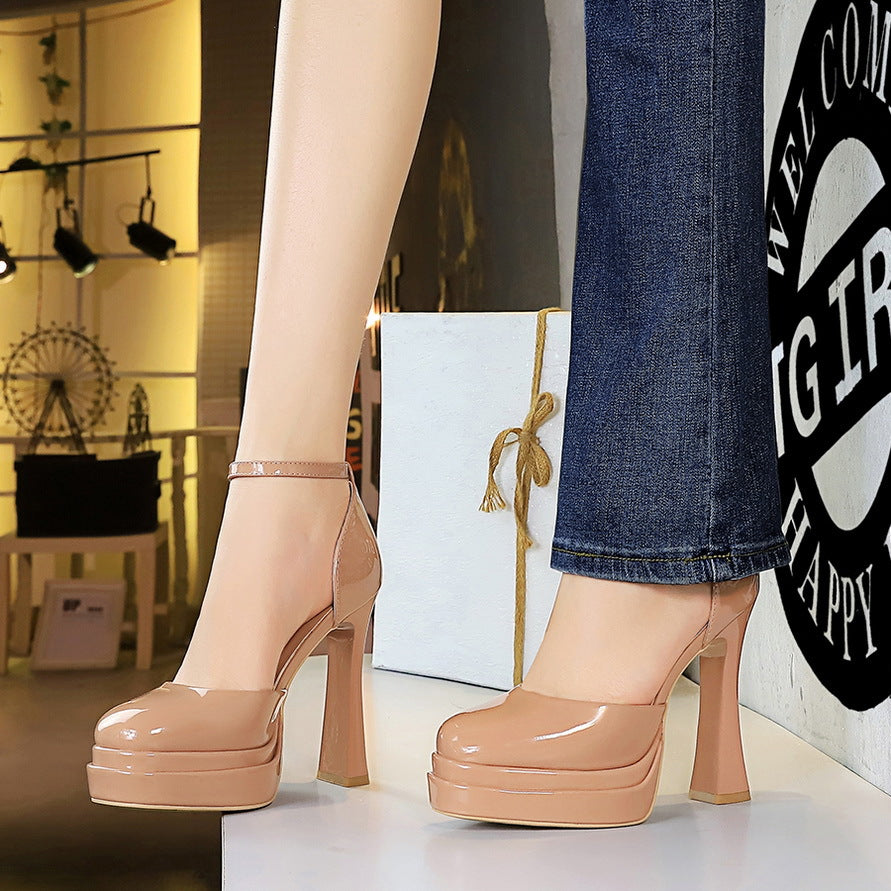 Women's Round Head Buckle Hollowed Thick Double Heels