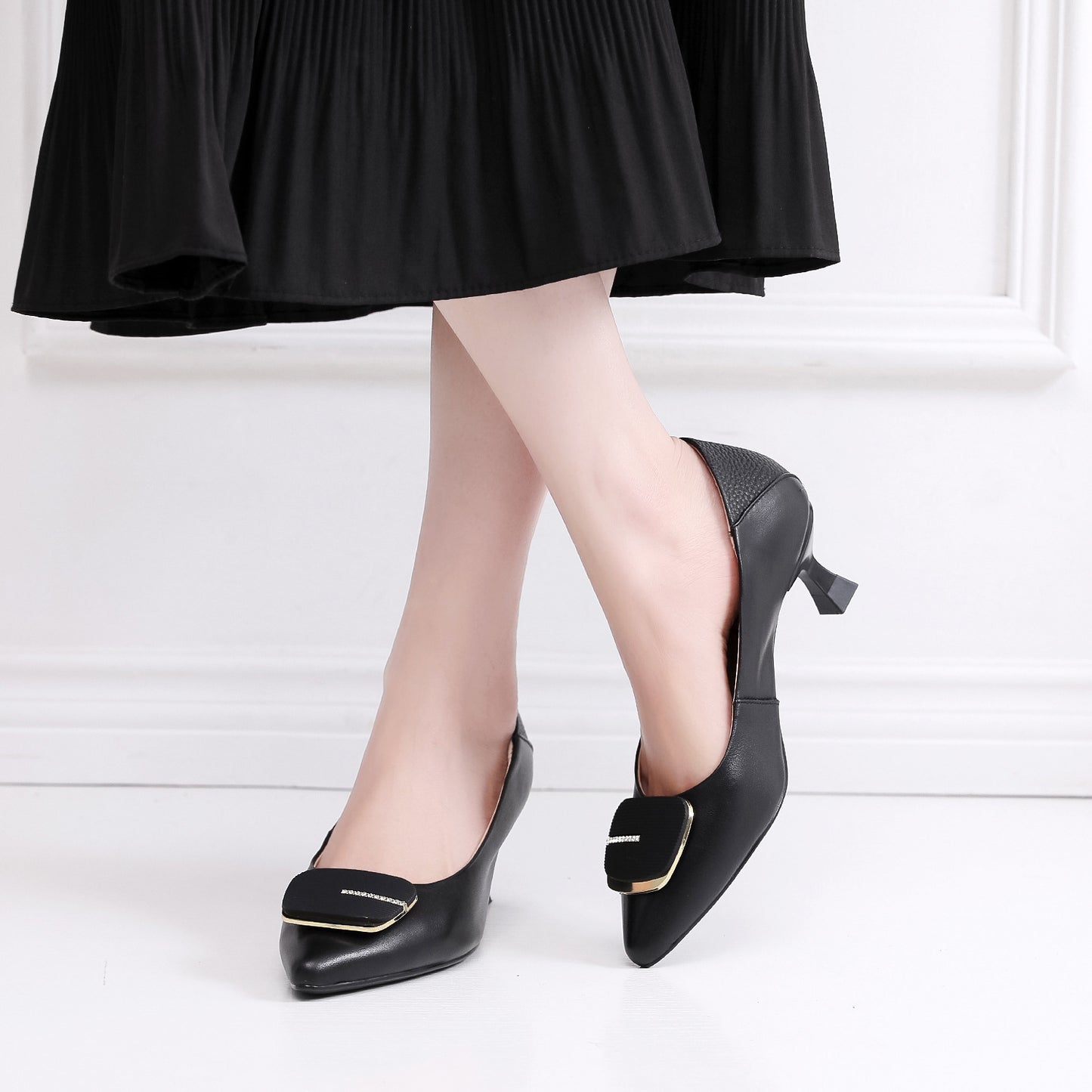 Women's High Shallow Mouth Top Layer Cowhide Women's Shoes