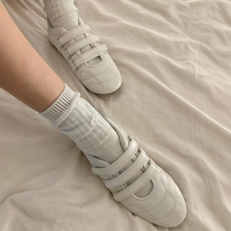 Women's Sheepskin Version Korean Style Velcro Flat Round Toe Casual Shoes