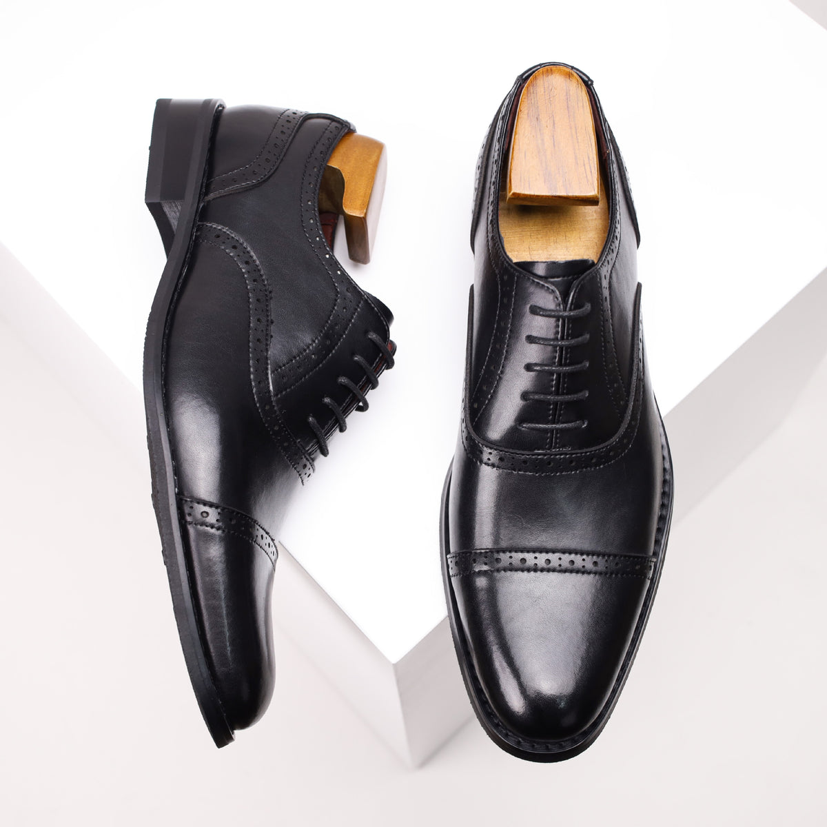 Men's Large Size Authentic British Style Formal Men's Business Leather Shoes