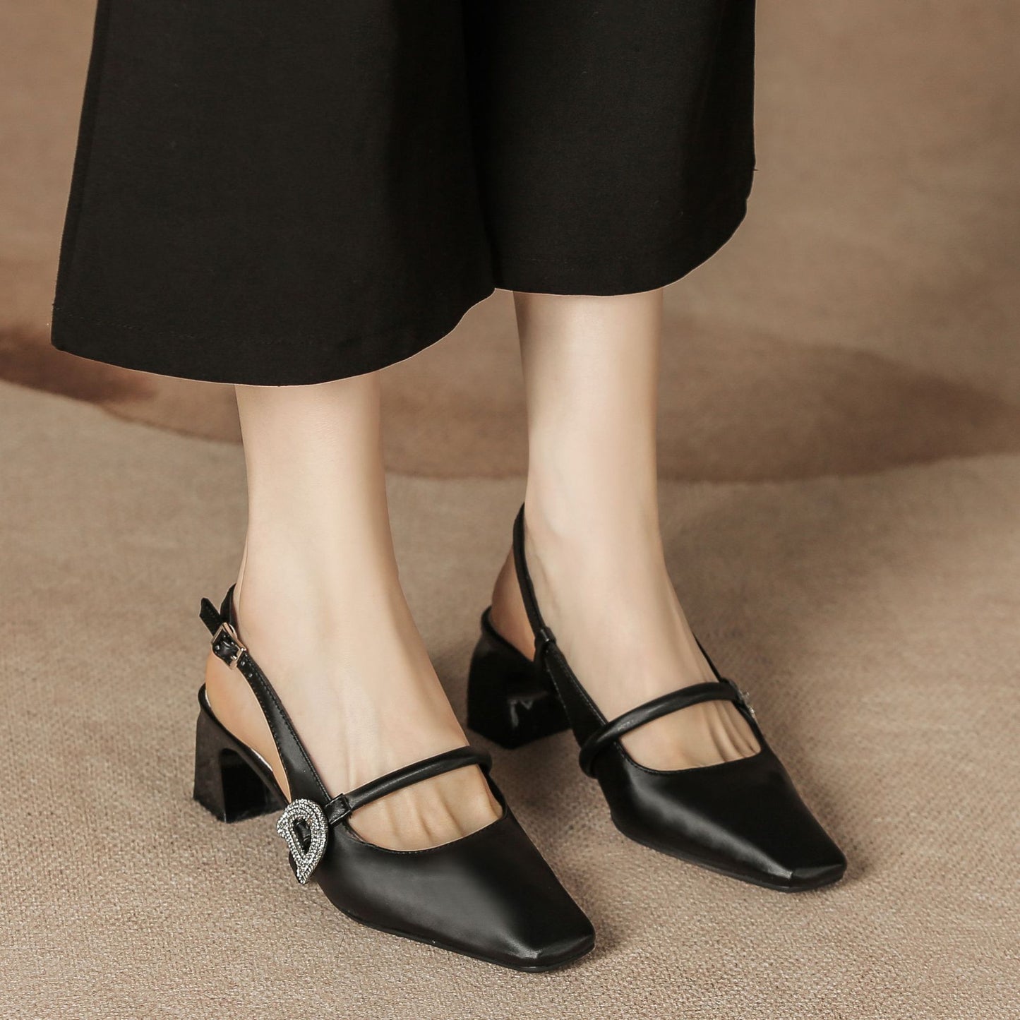 Women's Closed Toe Hollow Mary Jane Chunky Heels