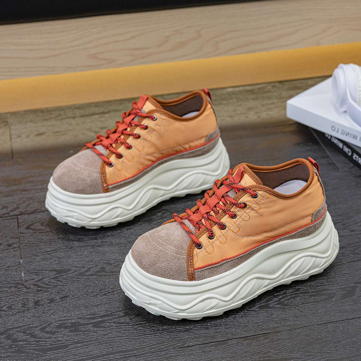 Women's Fashionable Breathable Thick-soled Small Inner Height Increasing Casual Shoes