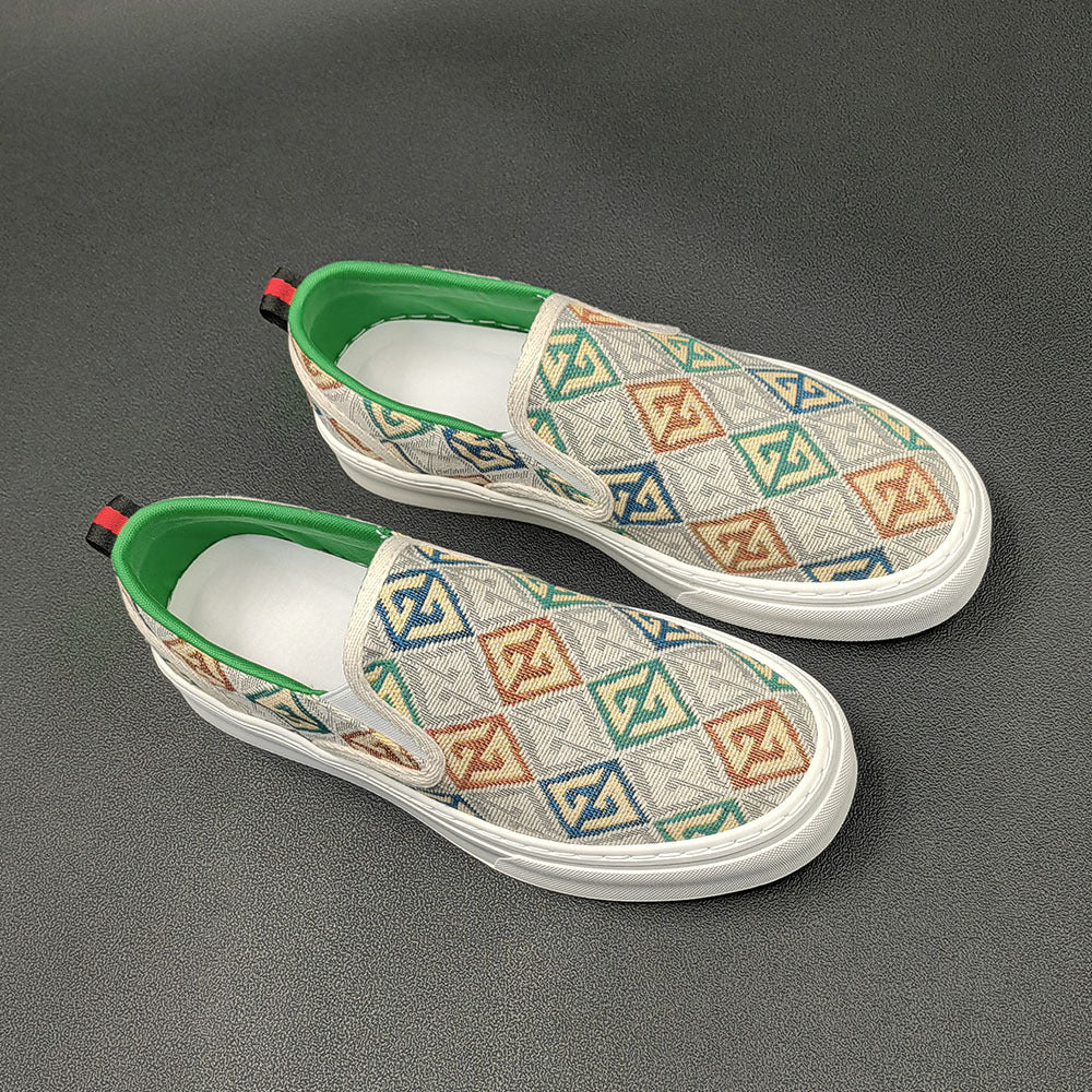 Men's Spring Knitted Cloth Board Fashionable Slip-on Casual Shoes