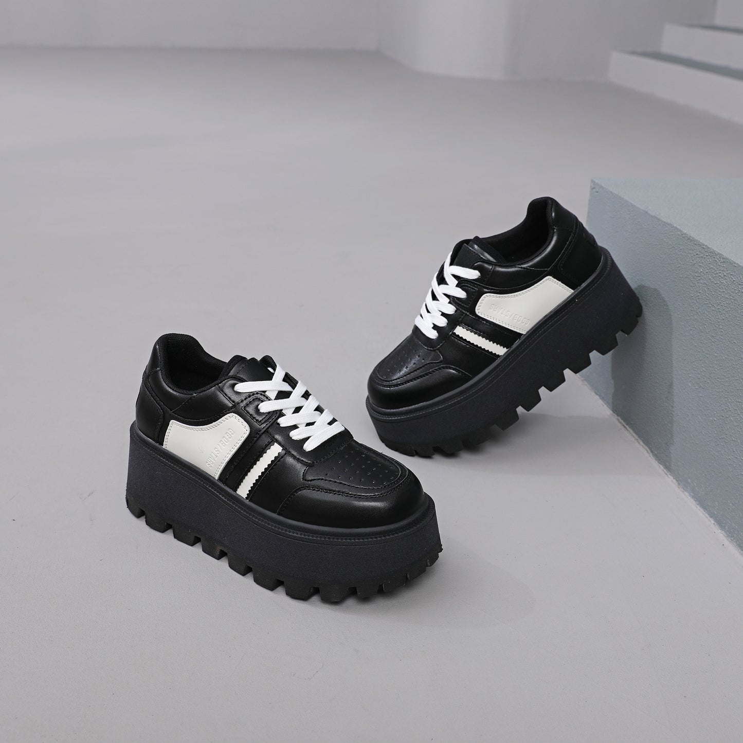 Niche Retro Thick Bottom Small Man Casual Shoes