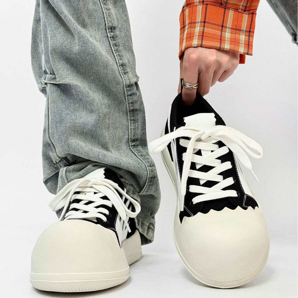 Shell For Lovers Sports Bread Milk Sneakers
