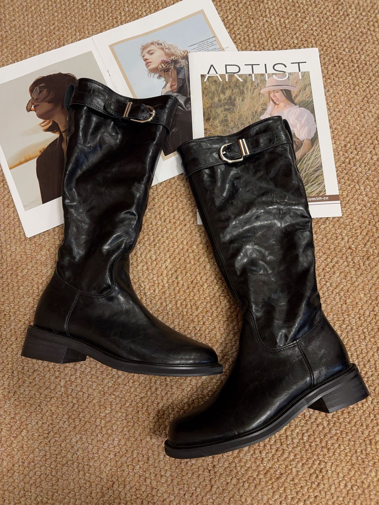 Women's Slimming Chunky Belt Buckle Knight Pleated Boots