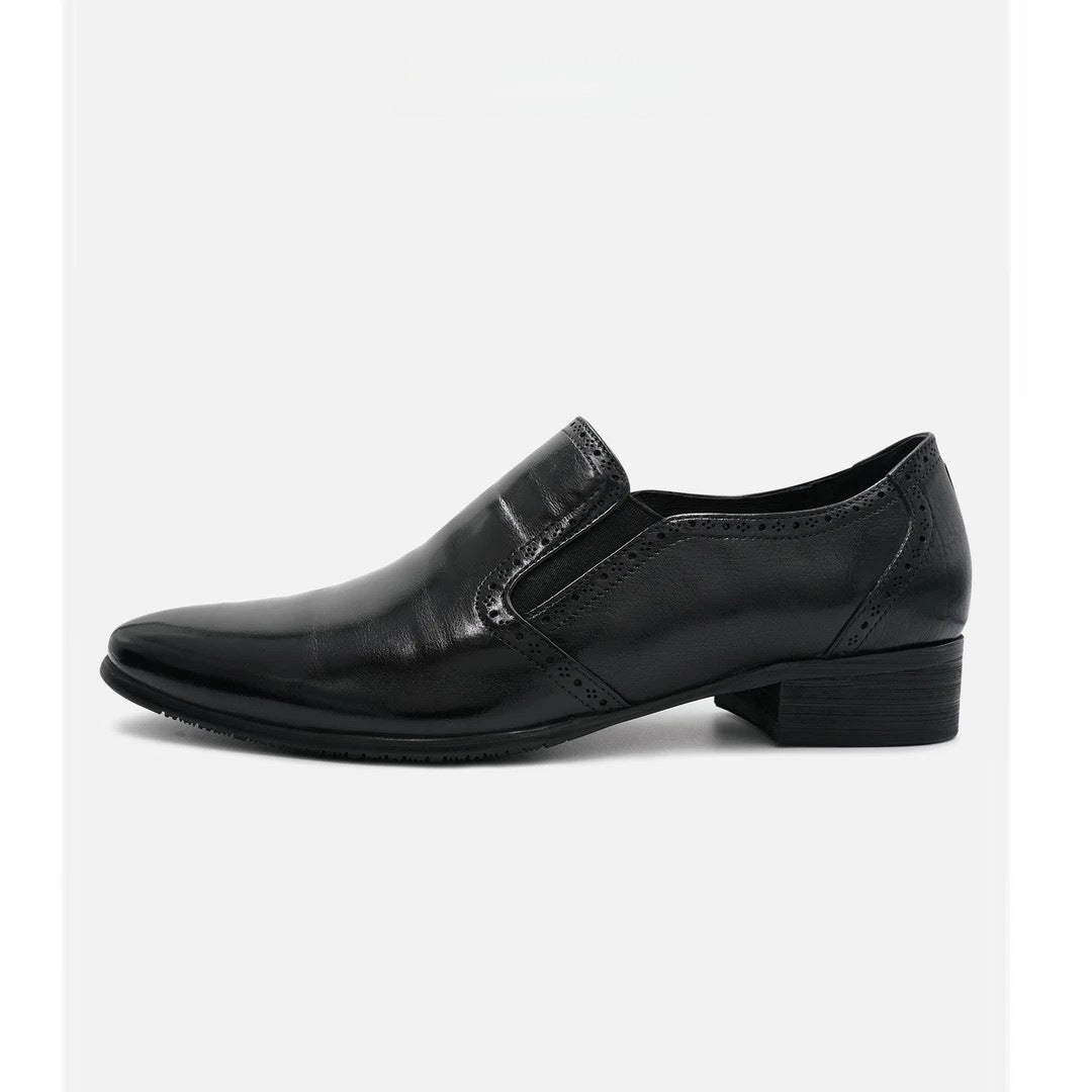 Men's Simple Elegant Small Carved Pointed British Style Leather Shoes