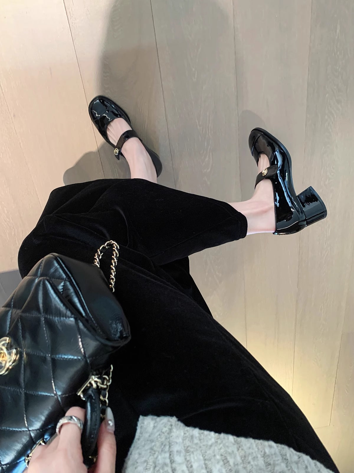Su Li Female Round Head Word Women's Shoes