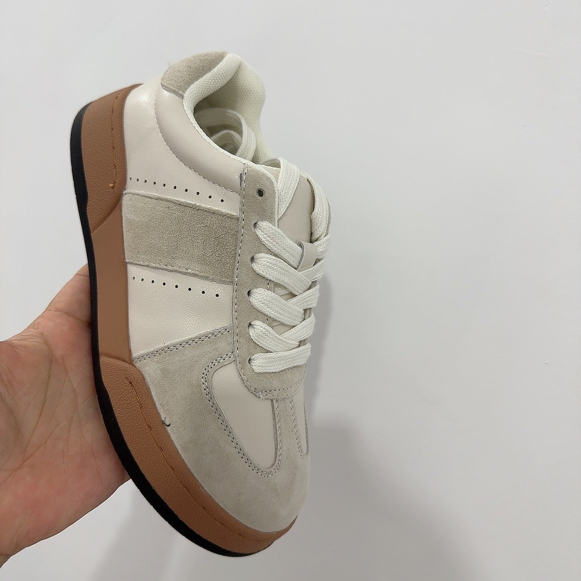 Spring Retro Style Round Toe German Training Comfortable White Sneakers