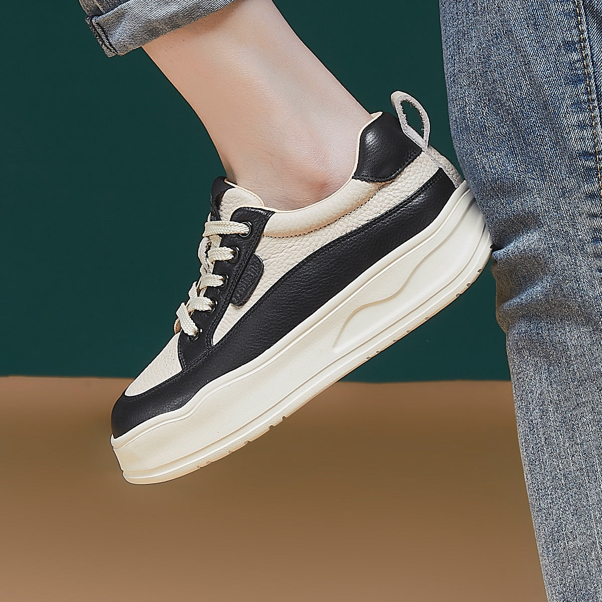 Women's Skateboard Soft Bottom Sports Thick Top Layer Casual Shoes
