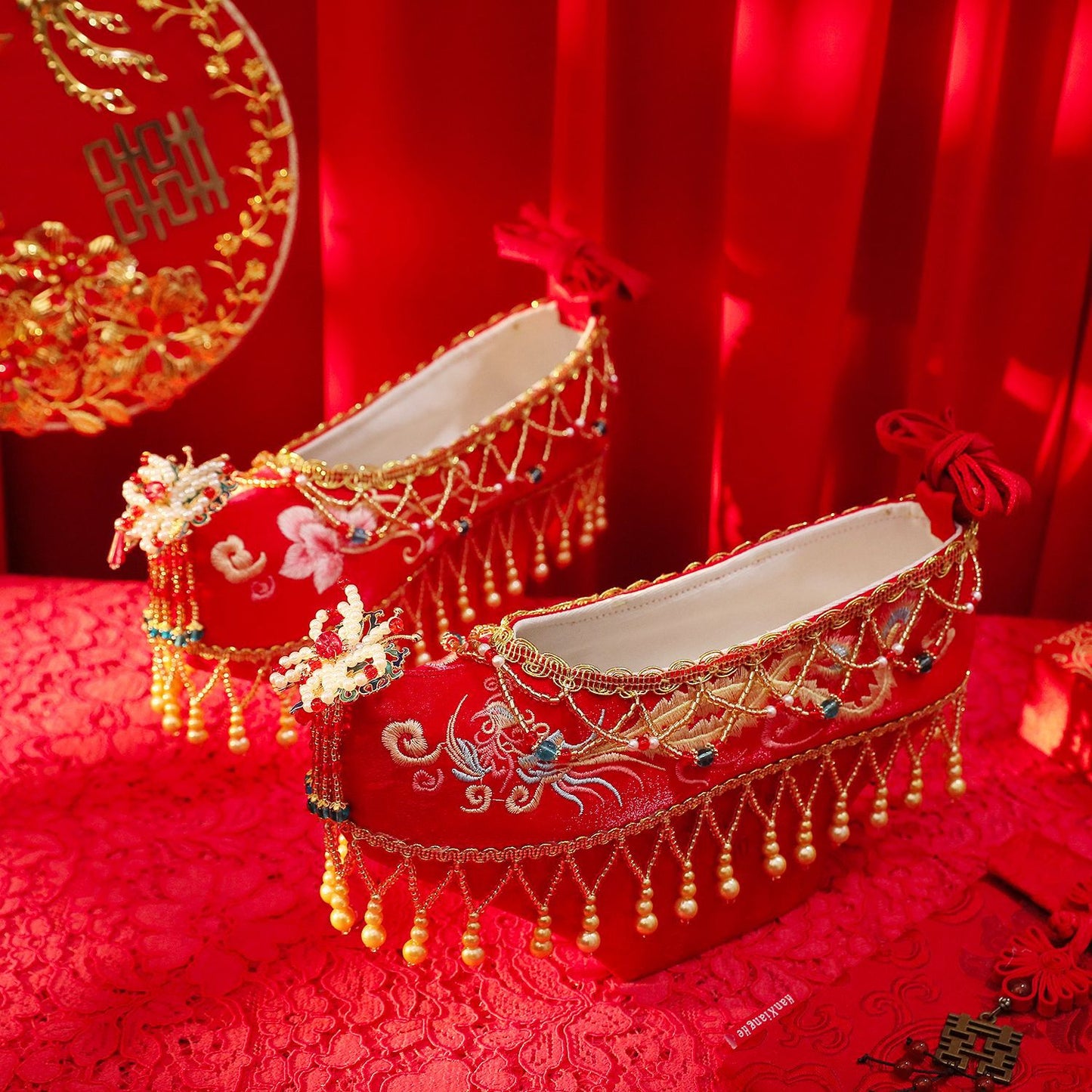 Beaded Wedding Tassel Antique Embroidered Han Canvas Shoes
