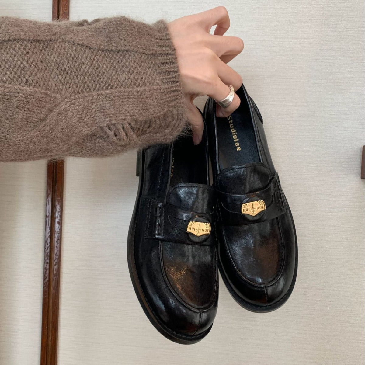 Women's Round Head Thick Bottom Retro Rub Colored Small Gold Loafers