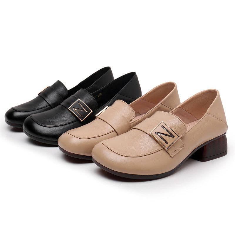 Women's Metal Decorative First Layer Cowhide Plus Size Soft Casual Shoes