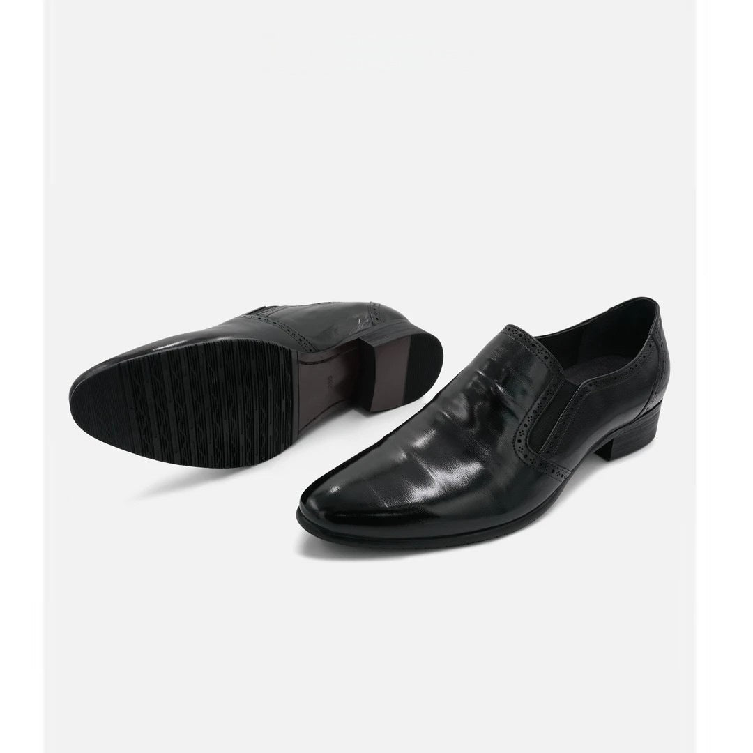 Men's Simple Elegant Small Carved Pointed British Style Leather Shoes