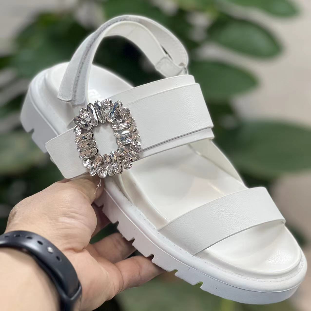 Women's Simple Drill Buckle Design Wide Strap Sandals