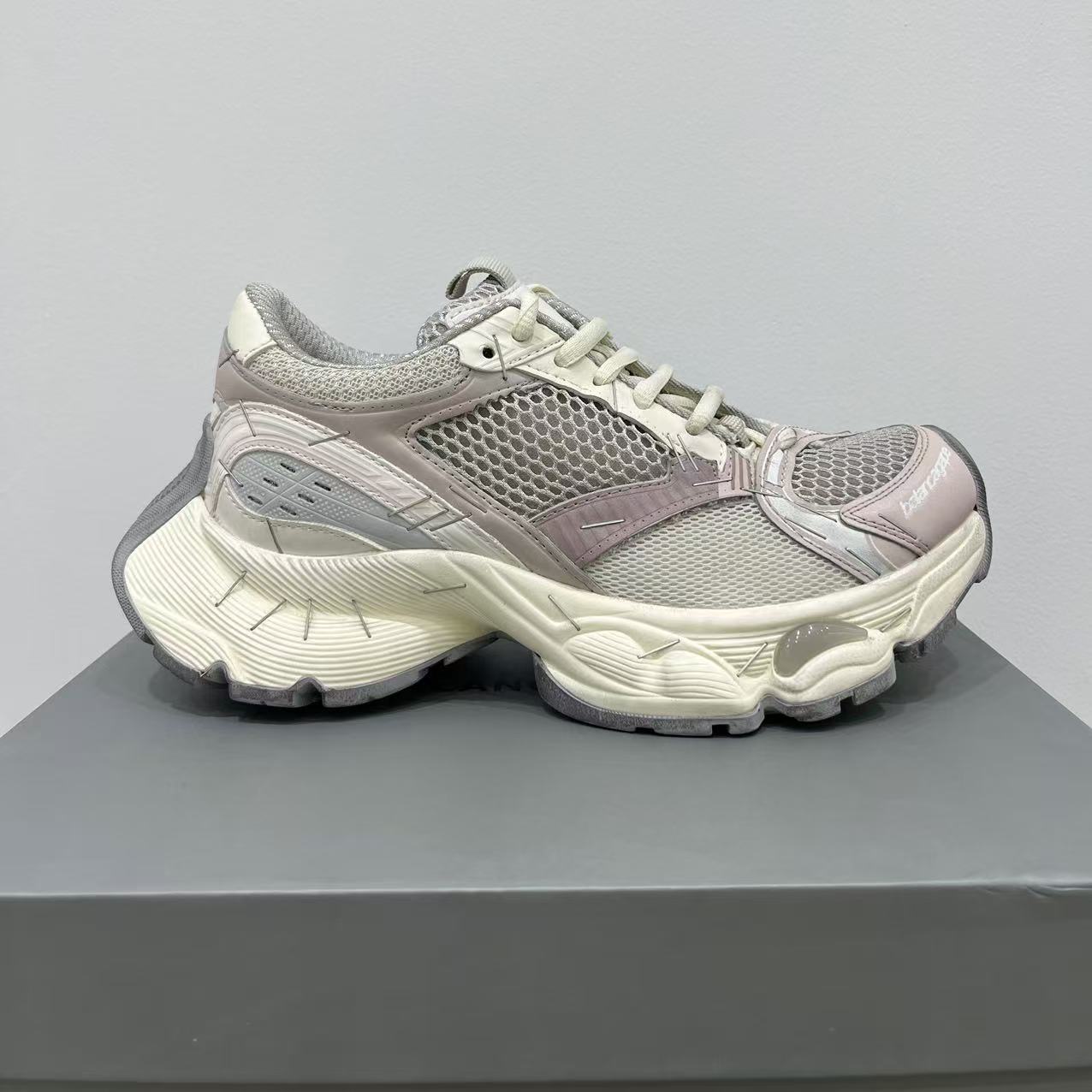 Autumn Stapler Dad Retro Distressed Thick Bottom Sneakers