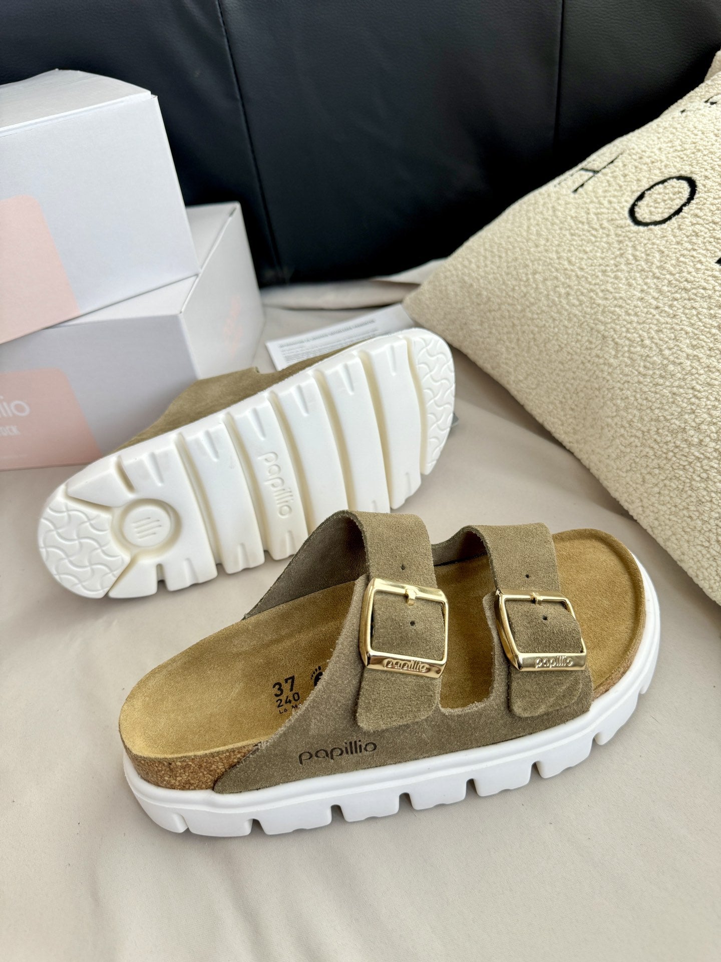 Two-word Soft Bottom Comfortable Color Flat Slippers