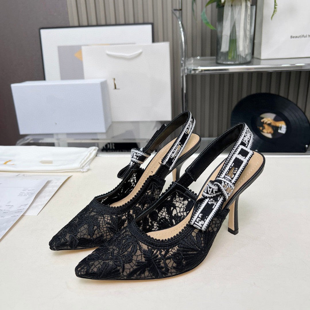 Women's Lace Electric Embroidery Fashion High Closed Heels