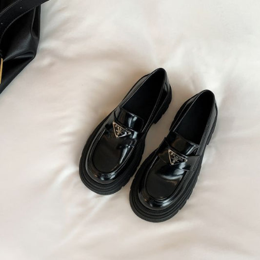 Women's Plus Size Round Head Genuine Triangle Loafers