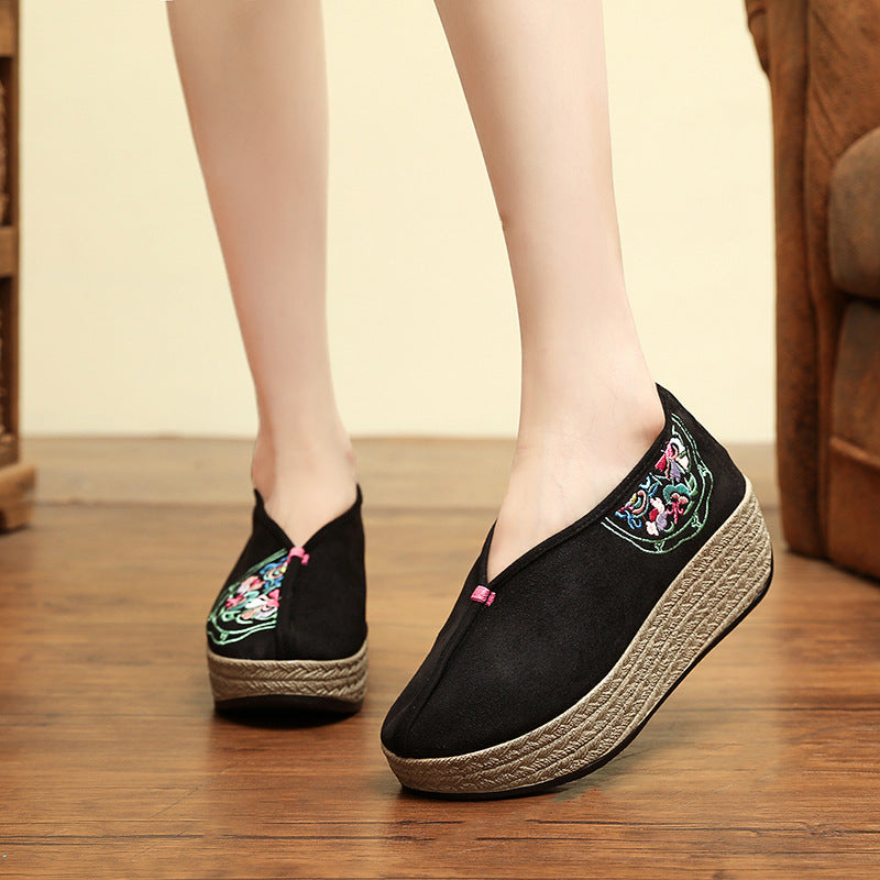 Women's Single-layer Suede Chinese Style Embroidered Low Canvas Shoes