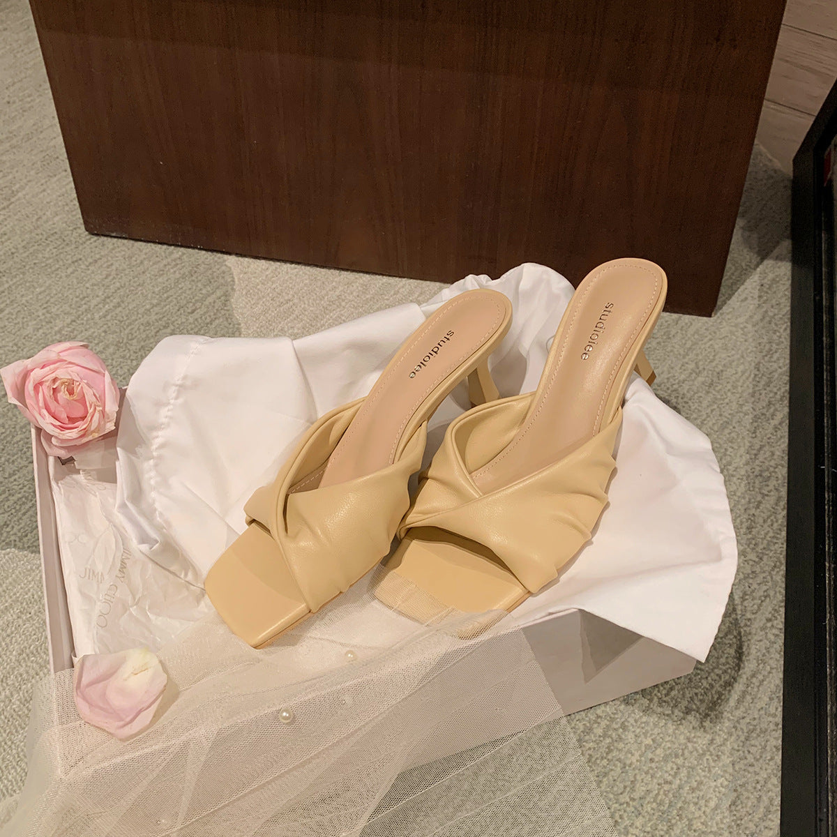 Fashion French Square Head Pleated Word Heels