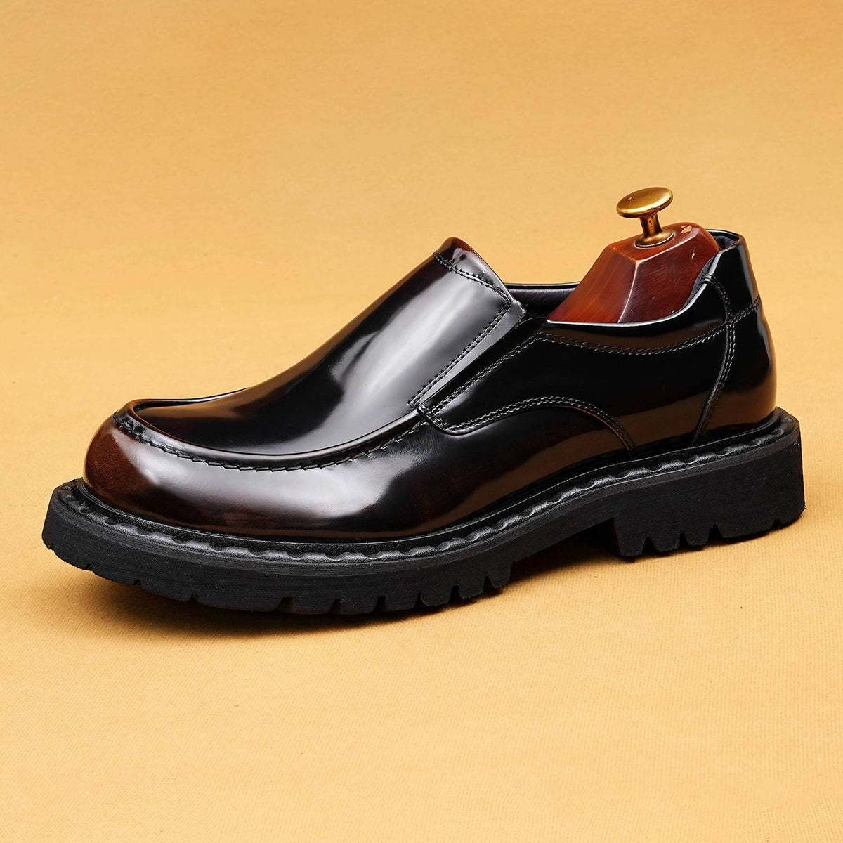 Men's Style Glossy Slip-on Formal Wear Big Men's Casual Leather Shoes