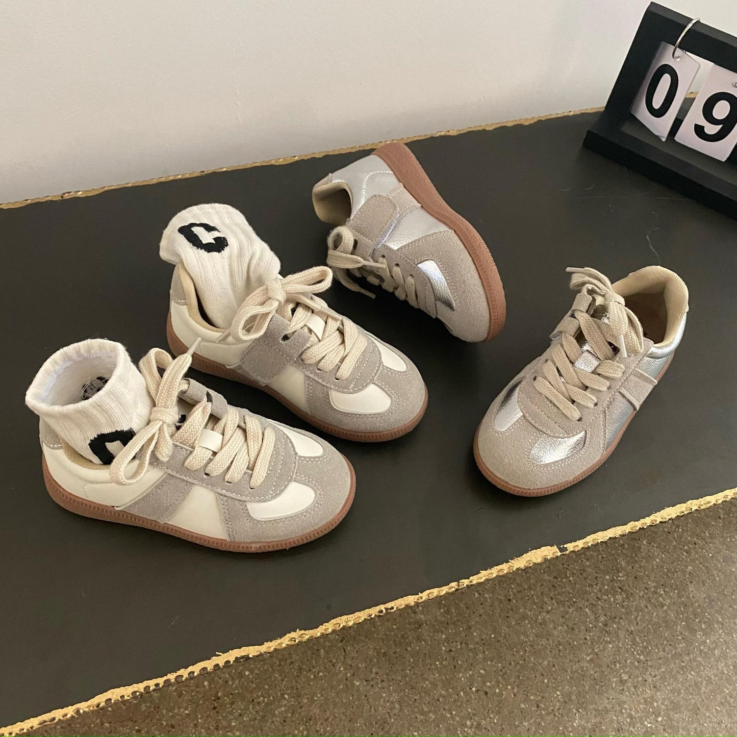 Children's Retro Moral Training Four Velcro Fashion Kid's Sneakers